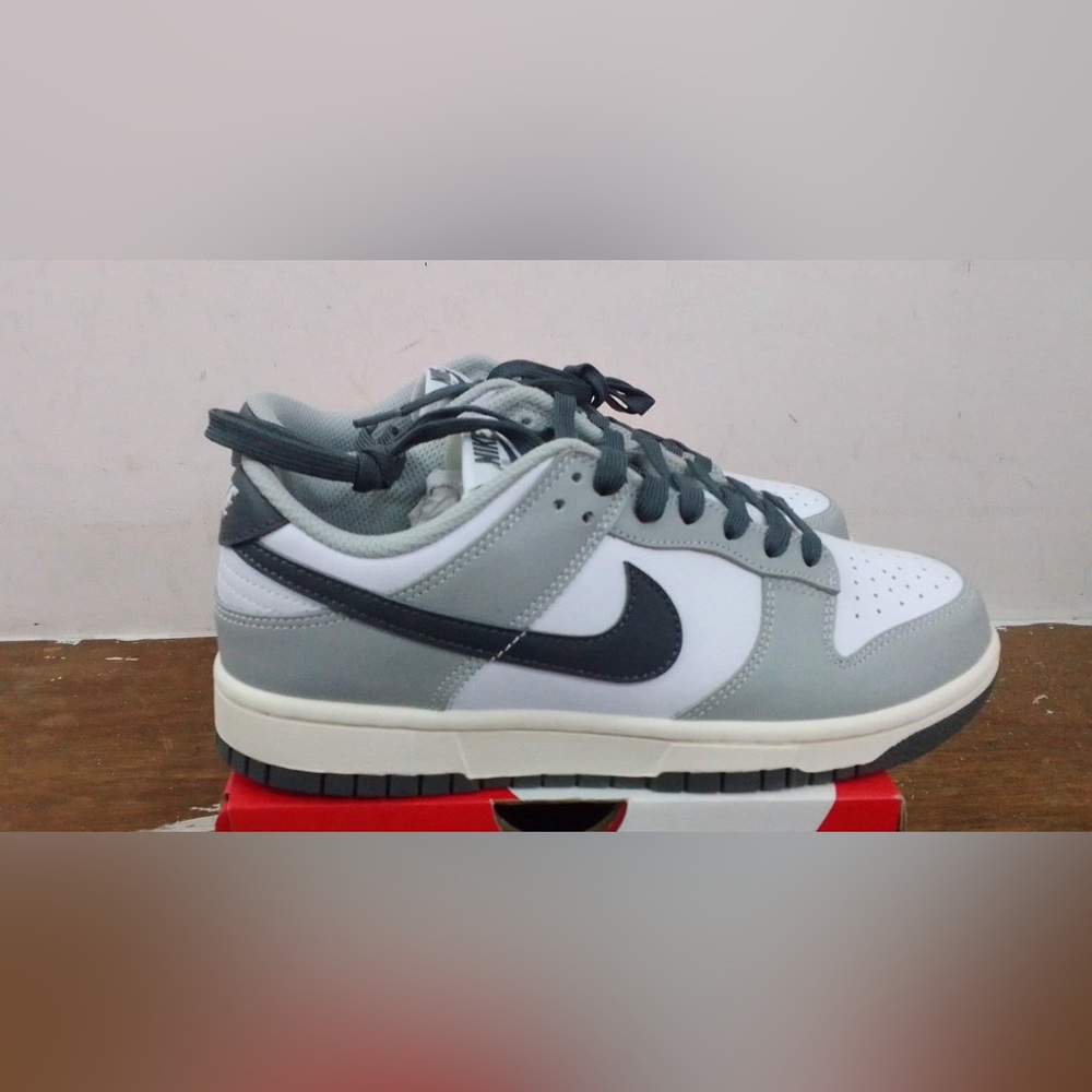 Nike dunks light smoke grey